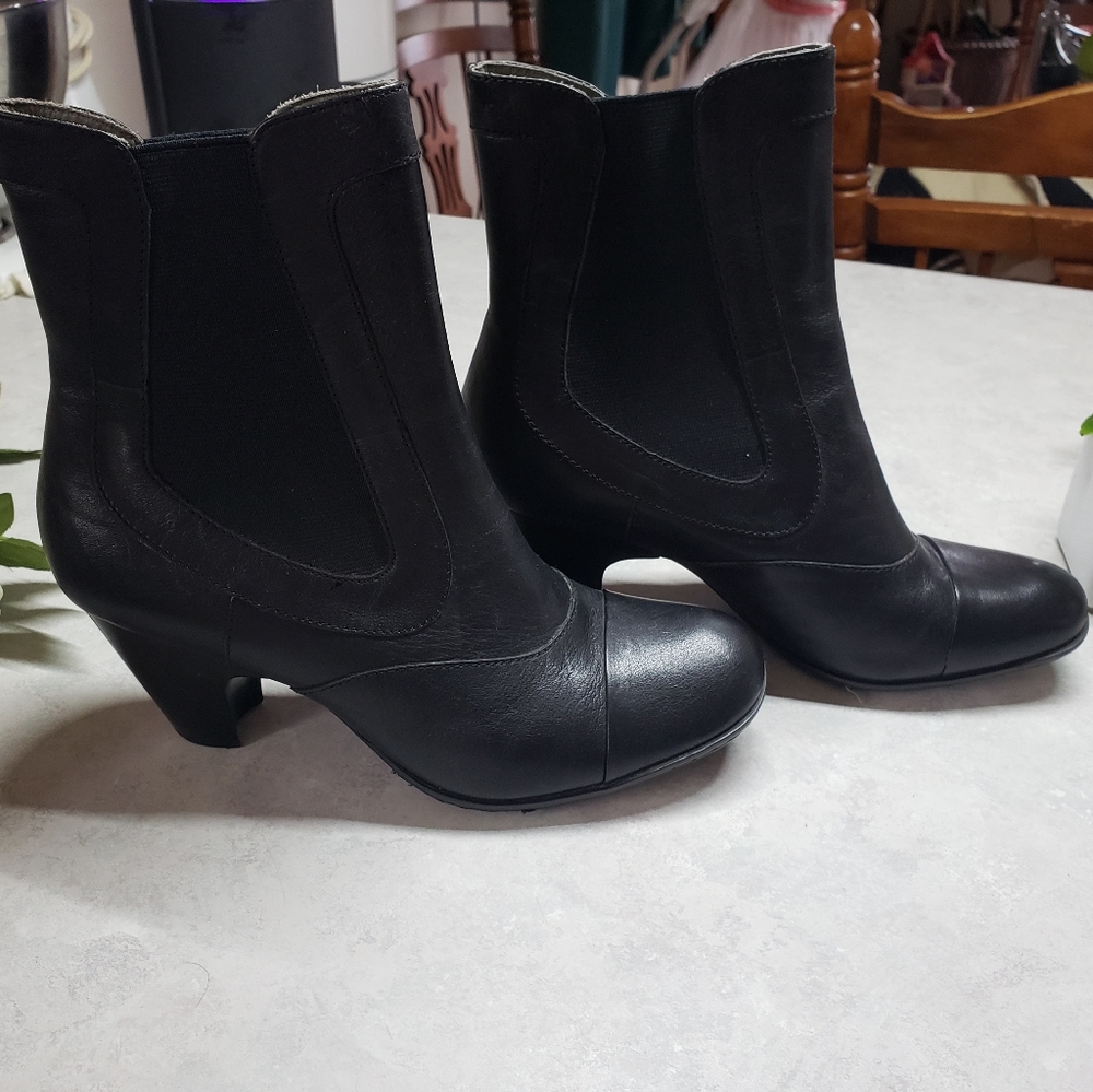 Born heels boots